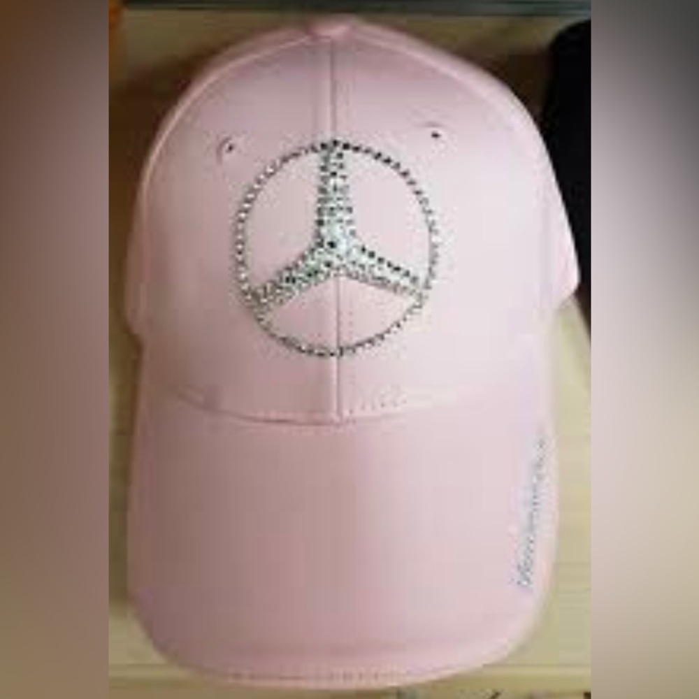 Mercedes Benz Crystal Benz emblem cap for a female Boss. It cost to be a Boss 💰